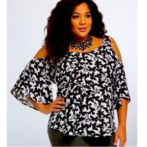 Torrid Butterfly Bell Sleeve Blouse Plus Size 0 New With Tag